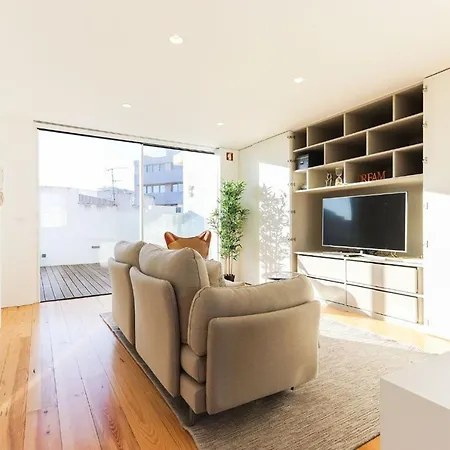 Marques De Pombal Duplex With Terrace By Homing * Lissabon