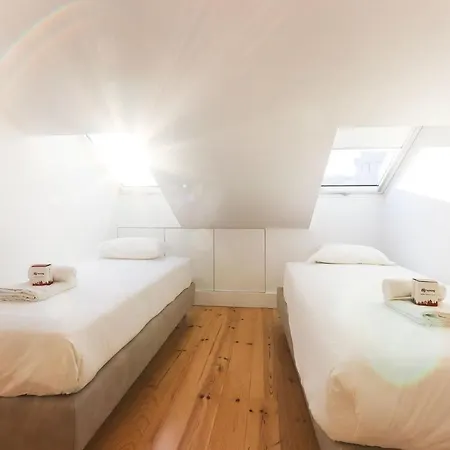 Marques De Pombal Duplex With Terrace By Homing