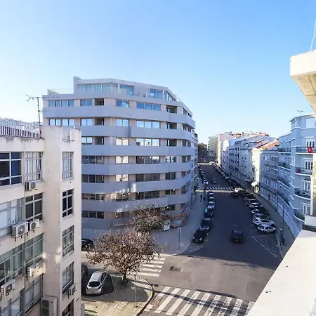 Marques De Pombal Duplex With Terrace By Homing Apartament